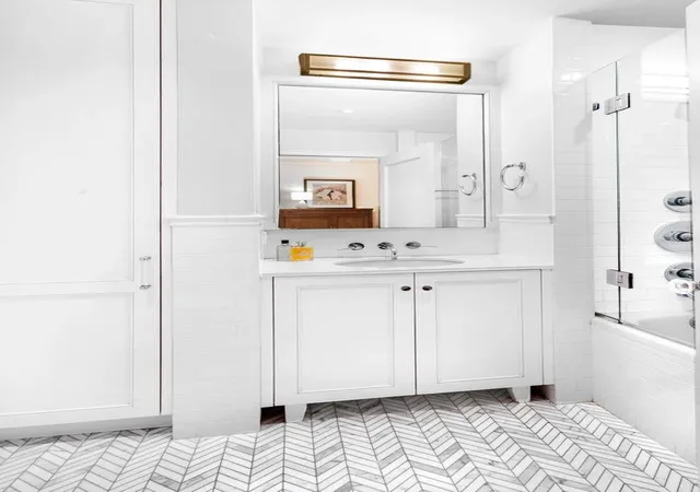 Listing Photo 5 - Condo for sale in building located at 139 E 66Th St, New York City, NY 10065 - Unit #1N