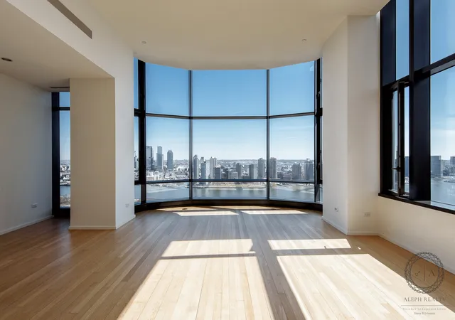 Listing Photo 2 - Condo for sale in building located at 50 United Nations Plz, New York City, NY 10017 - Unit #34-A