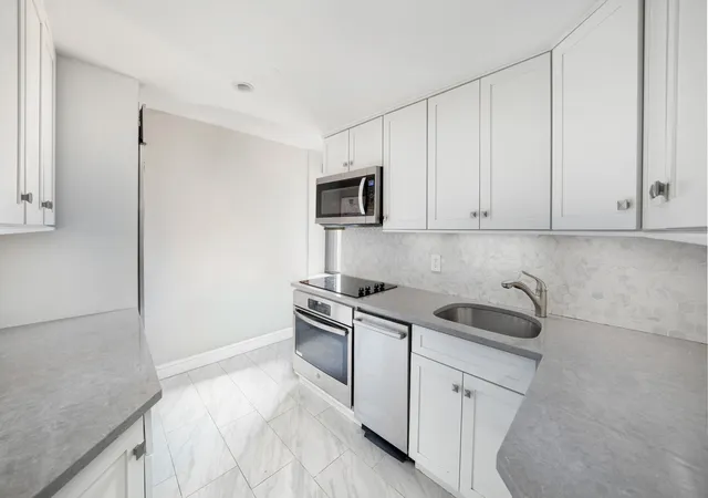 Photo 3 of Condo for sale at 2 Tudor City Pl #11KN, New York, NY 10017 | MLS# RLS20057382 | Listing updated on 2026-01-05