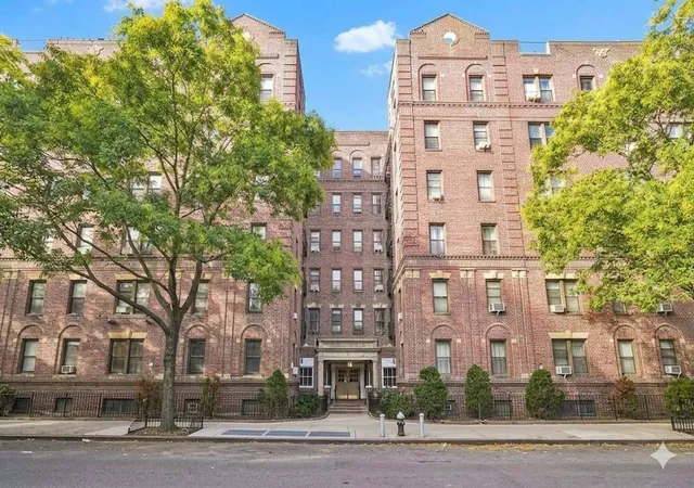 11th image of 34 20 83rd St #2I, Jackson Heights, NY 11372 | MLS# RLS20057567