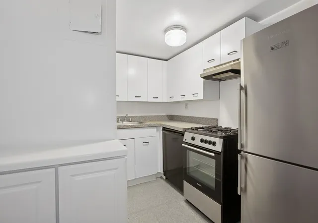 Photo 4 of Sale Pending at 300 E 71St St #19S, New York, NY 10021 | MLS# RLS20057655 | Listing updated on 2026-07-22