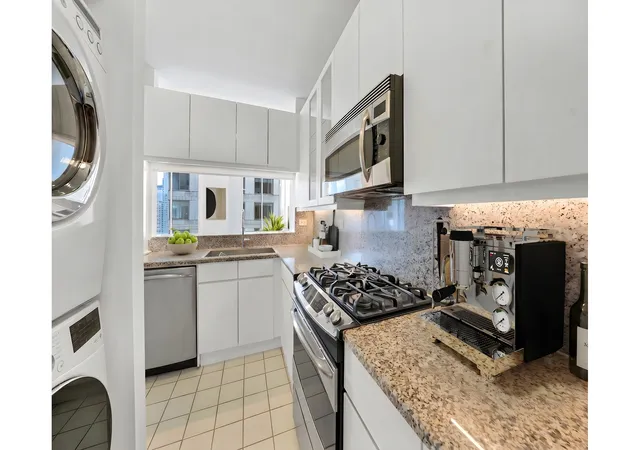 Homes for sale in New York City, NY | 200 Riverside Blvd #15E, New York City, NY 10069 | MLS# RLS20057708