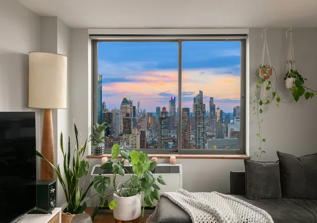 5th image of 101 W 67Th St #52E, New York, NY 10023 | MLS# RLS20057716