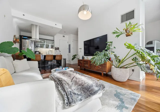 Photo 3 of House for sale at 135 N 11th Street #3D, Brooklyn, NY 11215 | MLS# RLS20057776 | Listing updated on 2026-03-11
