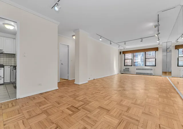 Listing Photo 5 - Condo for sale in building located at 220 E 54Th St, New York City, NY 10022 - Unit #6A