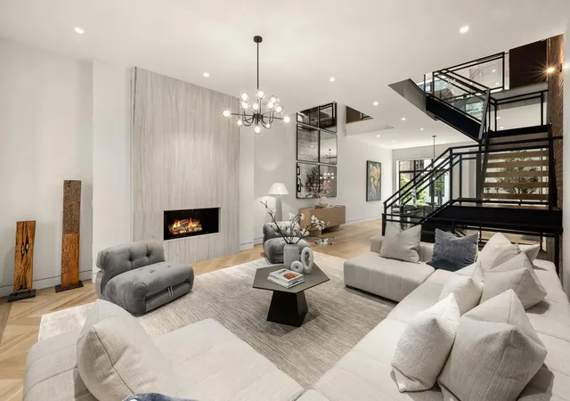 2nd image of 250 W 73rd St, New York, NY 10023 | MLS# RLS20058109
