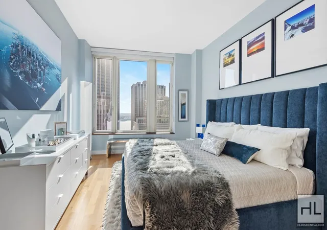 Photo 2 of House for sale at 15 William St #32C, New York, NY 10004 | MLS# RLS20058232 | Listing updated on 2025-11-05