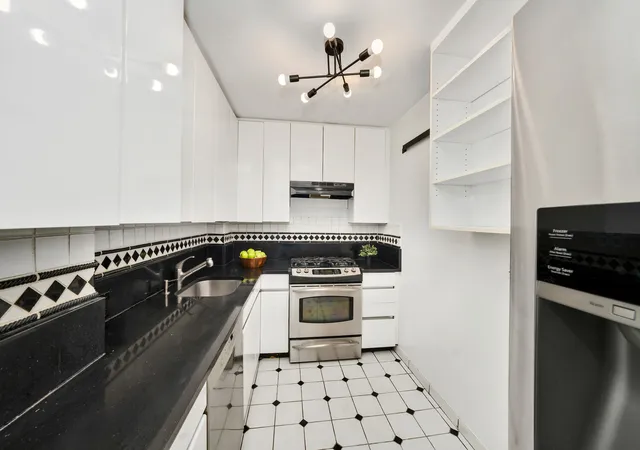 Photo 4 of House for sale at 400 E 77th Street #7F, New York, NY 10075 | MLS# RLS20058319 | Listing updated on 2026-01-05