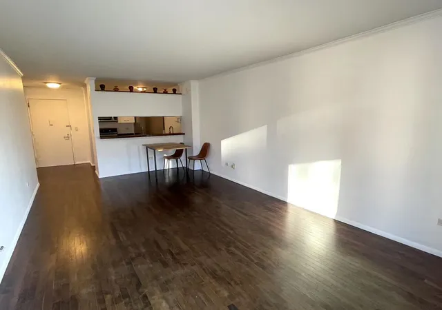 4th image of 2 S End Ave #5T, New York, NY 10280 | MLS# RLS20058490