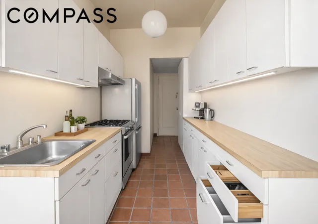 4th image of 30 Sutton Pl, New York City, NY 10022
