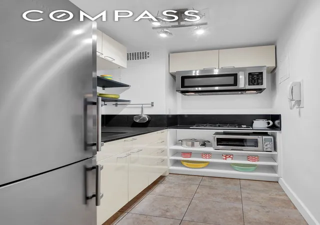 Photo 3 of House for sale at 3 Sheridan Sq #7G, New York, NY 10014 | MLS# RLS20056949 | Listing updated on 2025-12-21