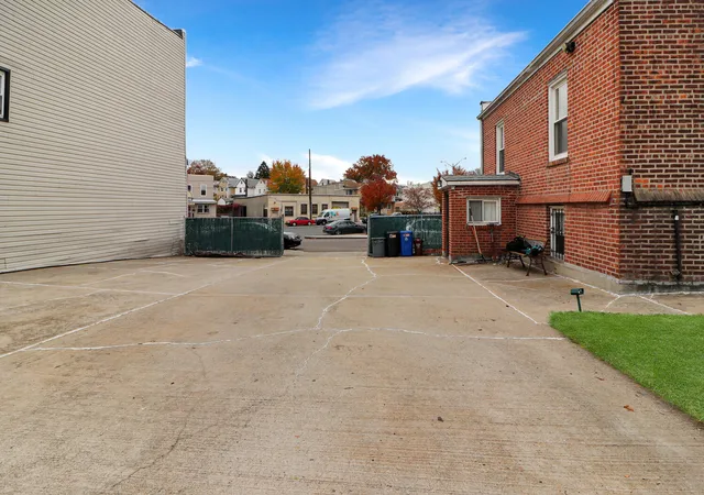 Photo 4 of Single family home for sale at 59-69 59th Street, Maspeth, NY 11378 | MLS# RLS20058635 | Listing updated on 2026-02-12