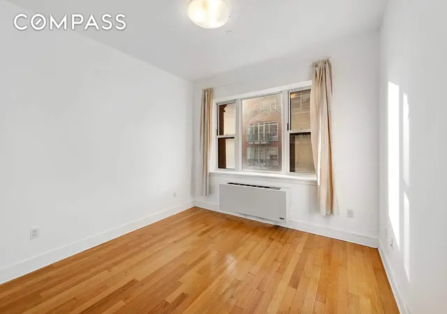 Photo 4 of House for sale at 41-26 27th Street #7C, Long Island City, NY 11101 | MLS# RLS20037357 | Listing updated on 2026-05-16
