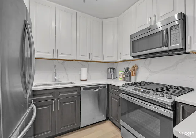 Photo 3 of House for sale at 301 E 87th Street #3-E, New York, NY 10128 | MLS# RLS20058830 | Listing updated on 2025-12-19