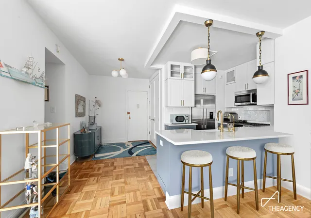 Photo 2 of Sale Pending at 360 E 72nd Street #B1511, New York, NY 10021 | MLS# RLS20058875 | Listing updated on 2025-11-22