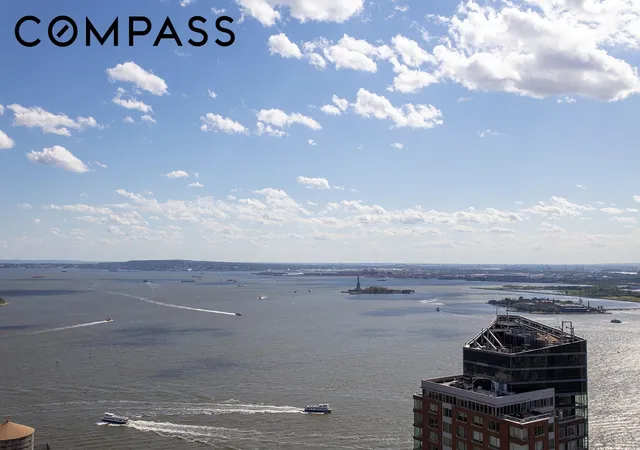 2nd image of 20 W St, New York, NY 10004