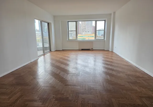 Photo 4 of Sale Pending at 200 E End Ave #8B, New York, NY 10128 | MLS# RLS20059413 | Listing updated on 2026-02-05