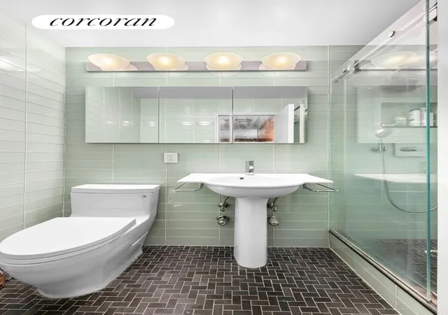 2nd image of 315 W 70Th St, New York City, NY 10023