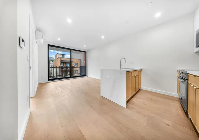 Photo 3 of Sale Pending at 30 24 32nd Street #2-B, New York, NY 10016 | MLS# RLS20059773 | Listing updated on 2026-03-31