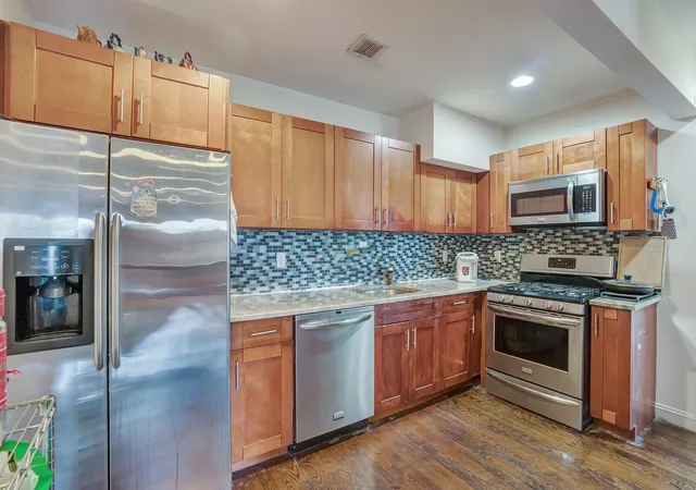 Photo 2 of Condo for sale at 1138 Ocean Ave #7G, Brooklyn, NY 11230 | MLS# RLS20059781 | Listing updated on 2026-01-31
