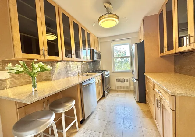 4th image of 3135 Johnson Ave #10-C, New York City, NY 10463 | MLS# RLS20059785