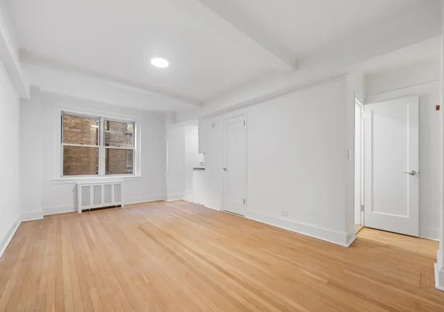 Photo 3 of House for sale at 304 W 75th Street #6F, New York, NY 10023 | MLS# RLS20059869 | Listing updated on 2025-11-14