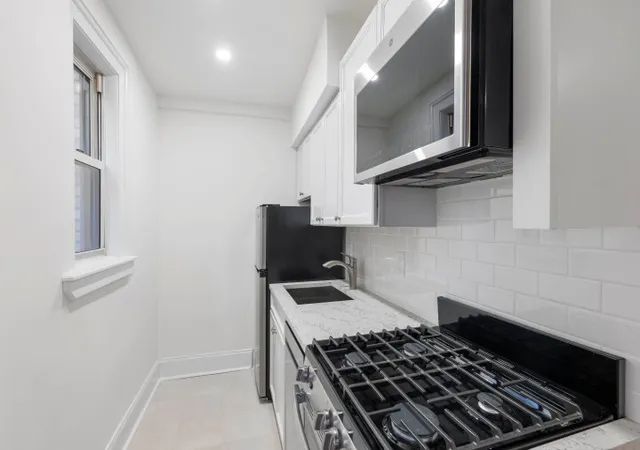 Photo 4 of House for sale at 304 W 75th Street #6F, New York, NY 10023 | MLS# RLS20059869 | Listing updated on 2025-11-14