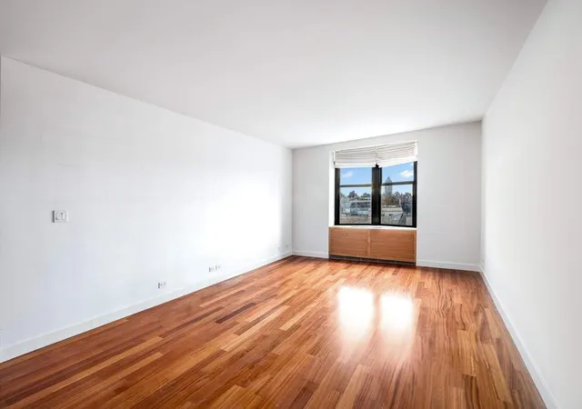 Photo 4 of House for sale at 1001 5th Avenue #11D, New York City, NY 10028 | MLS# RLS20059922 | Listing updated on 2026-08-05