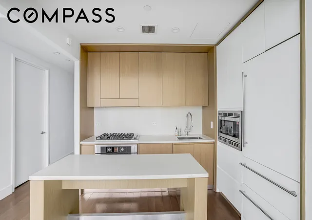 3rd image of 388 Brg St, New York City, NY 11201