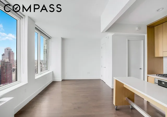 4th image of 388 Brg St, New York City, NY 11201