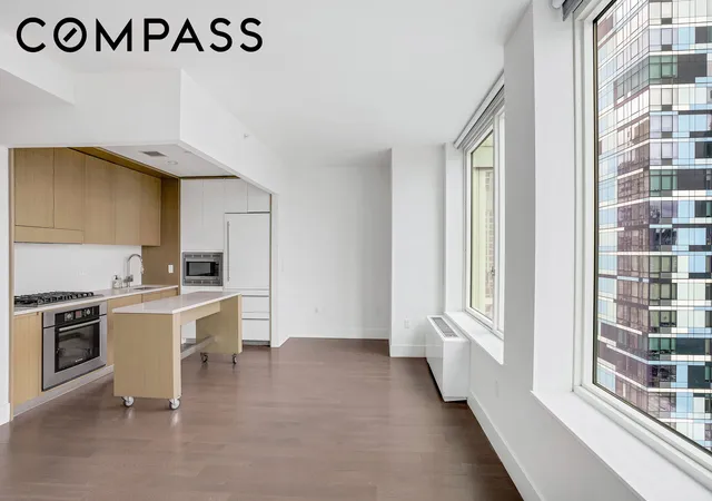 5th image of 388 Brg St, New York City, NY 11201