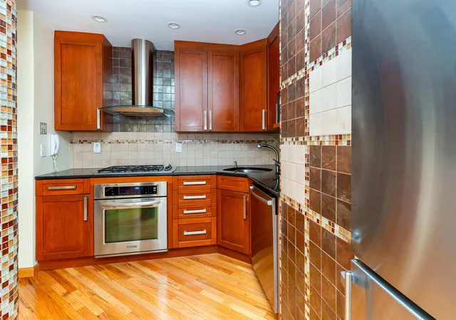5th image of 303 E 43Rd St #14A, New York, NY 10017 | MLS# RLS20060022