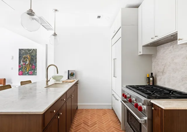 Photo 4 of House for sale at 232 Adelphi St #2, Brooklyn, NY 11205 | MLS# RLS20060317 | Listing updated on 2025-12-21