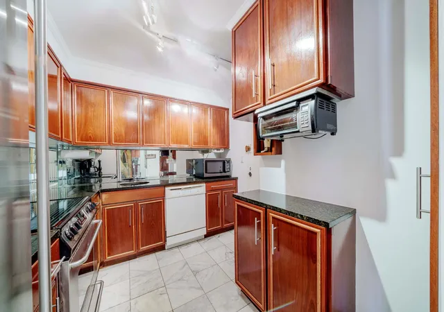 Listing Photo 5 - Condo for sale in building located at 475 Park Ave, New York City, NY 10022 - Unit #11BC