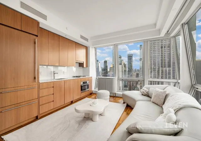 Photo 1 of House for sale at 400 5th Avenue #34H, New York, NY 10018 | MLS# RLS20060454 | Listing updated on 2026-02-22
