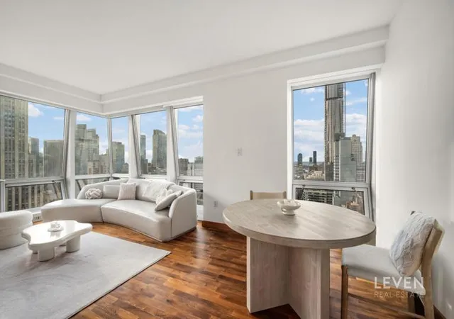 Photo 2 of House for sale at 400 5th Avenue #34H, New York, NY 10018 | MLS# RLS20060454 | Listing updated on 2026-02-22