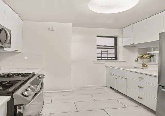 Photo 3 of Condo for sale at 513 W 157th Street #3B, New York, NY 10032 | MLS# RLS20060790 | Listing updated on 2025-12-07