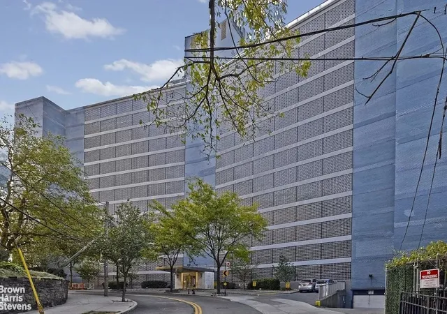24th image of 2400 Johnson Ave #11K, New York City, NY 10463 | MLS# RLS20060869