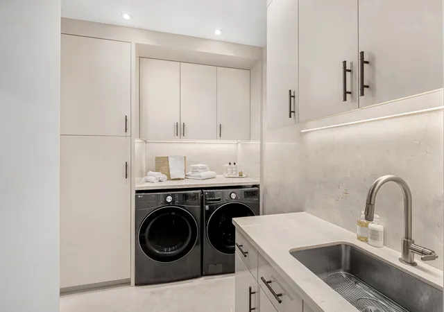 2nd image of 133 E 73Rd St, New York, NY 10021