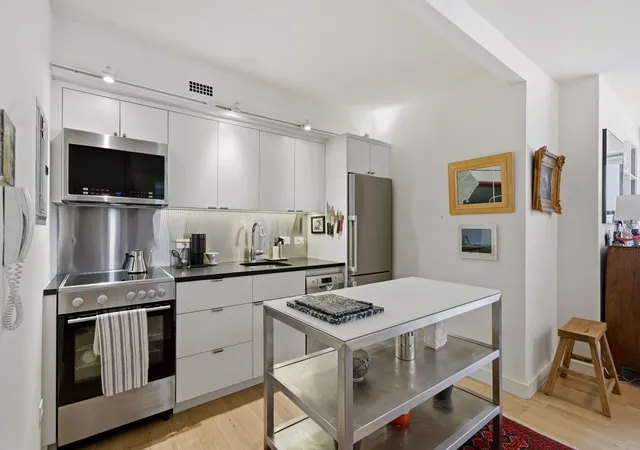 Photo 2 of Sale Pending at 1065 Park Ave #3BC, New York, NY 10128 | MLS# RLS20061130 | Listing updated on 2026-02-20