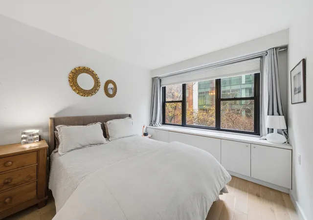 Photo 4 of Sale Pending at 1065 Park Ave #3BC, New York, NY 10128 | MLS# RLS20061130 | Listing updated on 2026-02-20