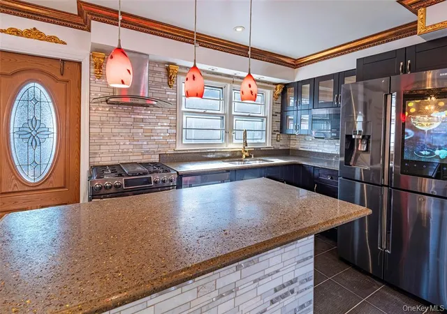 Photo 4 of Single family home for sale at 244-19 Grand Central Pkwy, Little Neck, NY 11362 | MLS# RLS20061220 | Listing updated on 2025-11-24