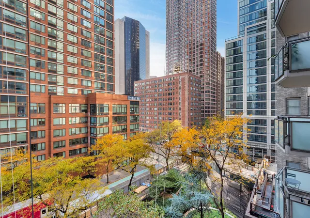 1st image of 300 E 40Th St #6L, New York, NY 10016 | MLS# RLS20061227