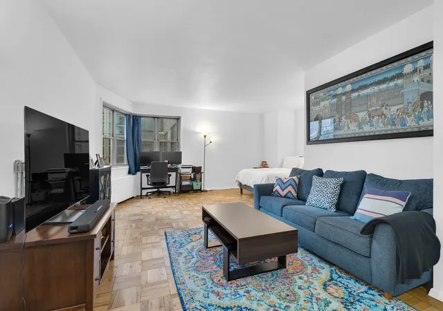 2nd image of 300 E 40Th St #6L, New York, NY 10016 | MLS# RLS20061227