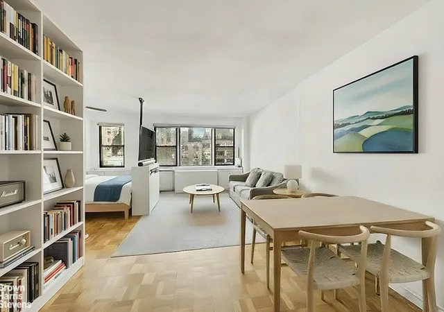 Homes for sale in New York City, NY | 345 E 52Nd St #9A, New York City, NY 10022 | MLS# RLS20061505