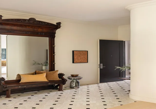 Photo 4 of Sale Pending at 323 Clinton St #1, Brooklyn, NY 11231 | MLS# RLS20061558 | Listing updated on 2025-12-11