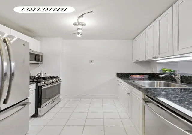 Photo 2 of House for sale at 404 E 76th Street #2J, New York, NY 10021 | MLS# RLS20061596 | Listing updated on 2025-12-14