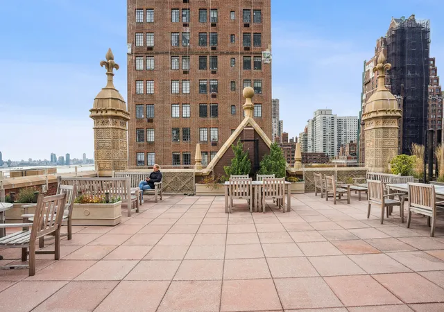 Photo 3 of House for sale at 333 E 43rd Street #410, New York, NY 10017 | MLS# RLS20061744 | Listing updated on 2026-05-06