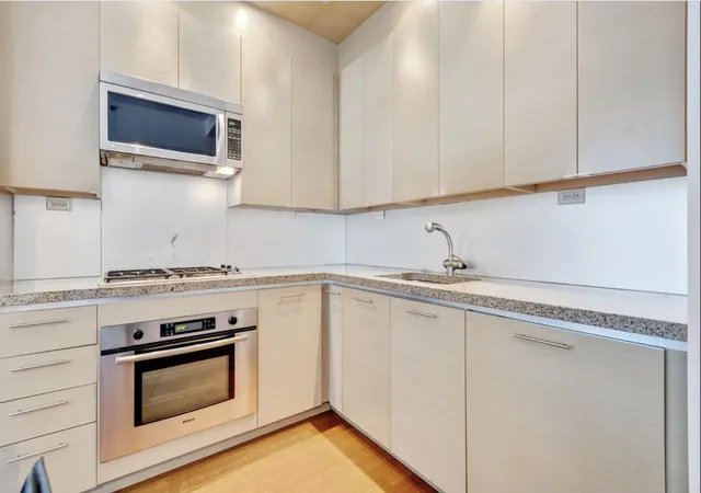 4th image of 1600 Broadway #17-E, New York City, NY 10019 | MLS# RLS20061801