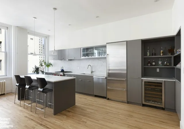 Photo 3 of House for sale at 258 Broadway #7B, New York, NY 10007 | MLS# RLS20061809 | Listing updated on 2026-01-03
